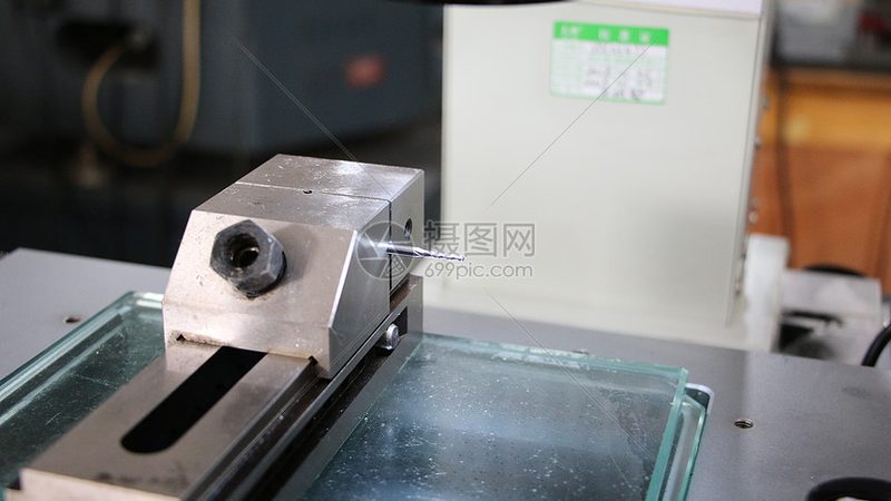 龙门加工中心加工模具编程要点解析